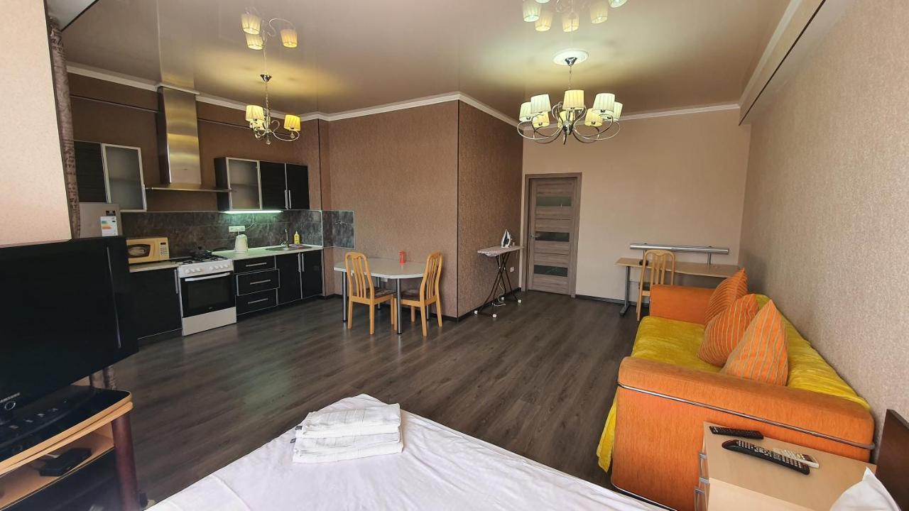 Orange Apartment With Panoramic View ビシュケク エクステリア 写真