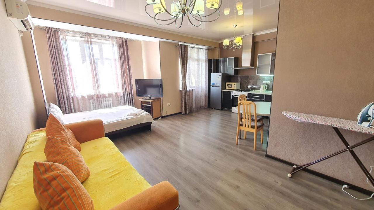 Orange Apartment With Panoramic View ビシュケク エクステリア 写真